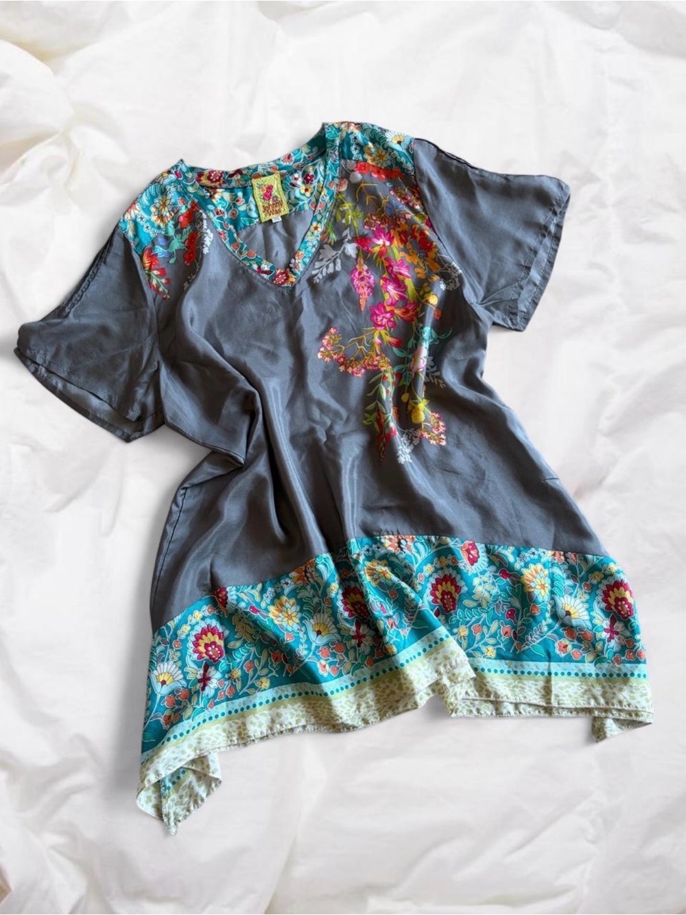 XXL Johnny Was Gray Floral 100% silk V-Neck Women's Tunic Top
